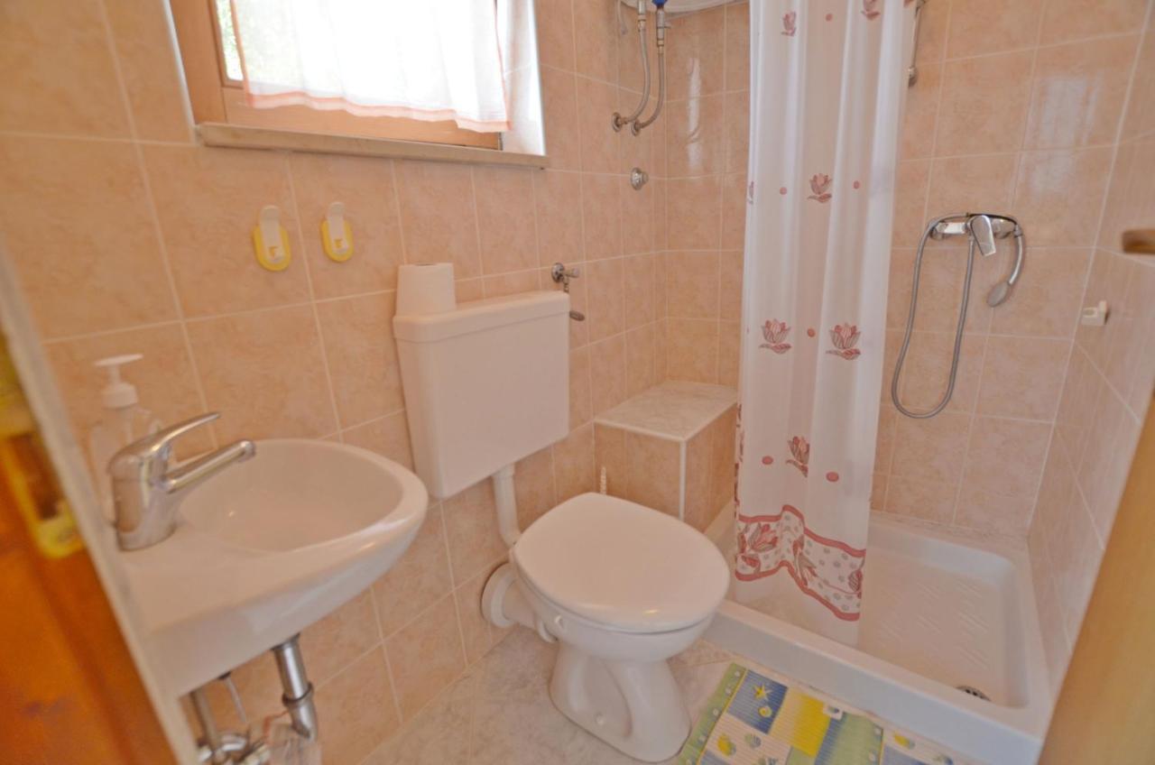 Josip Apartment *